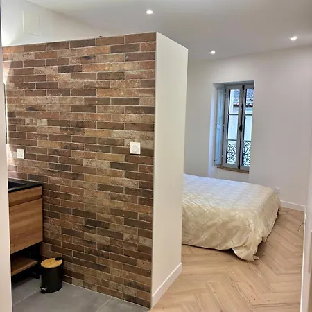 Magnifique Au Pied De La Citadelle *